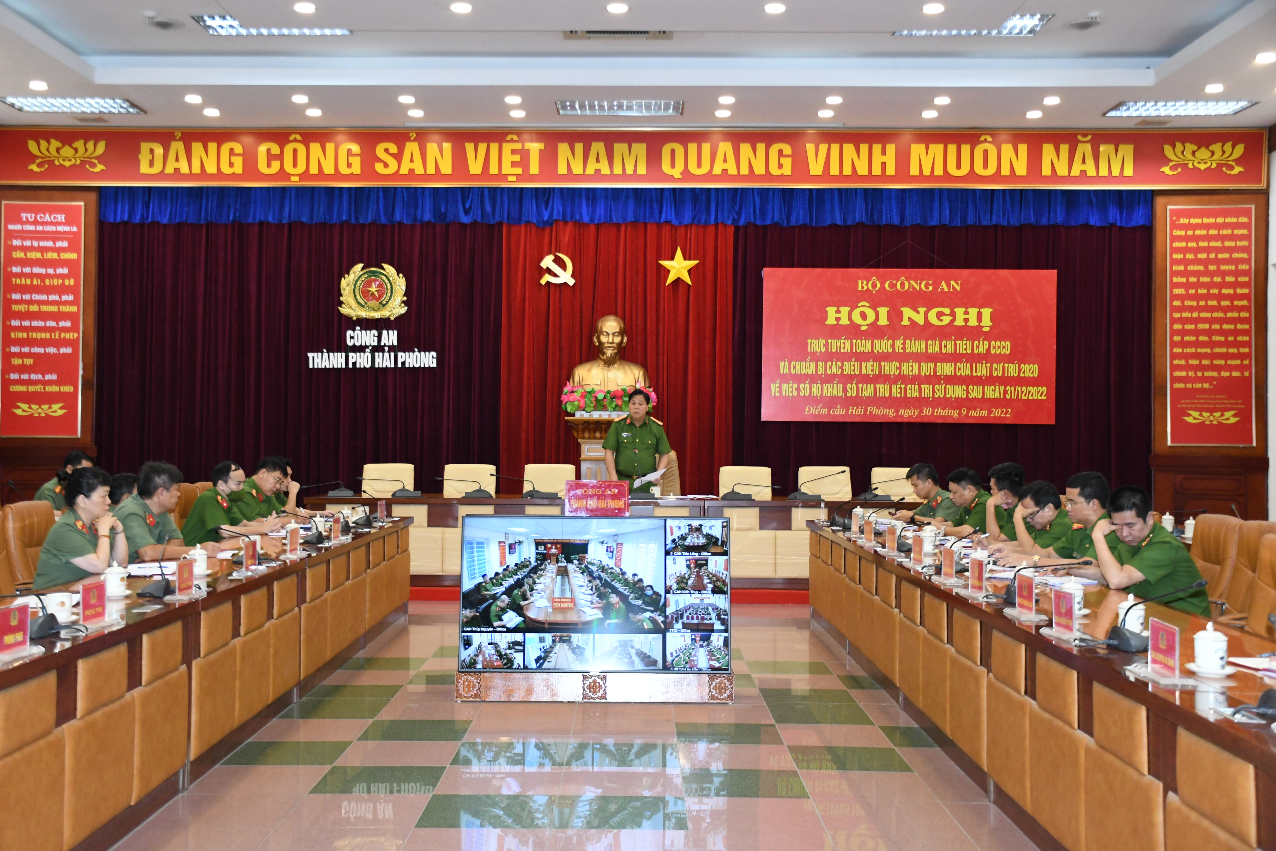 Bộ Công an: Chuẩn bị sẵn sàng các điều kiện thực hiện Luật Cư trú năm 2020